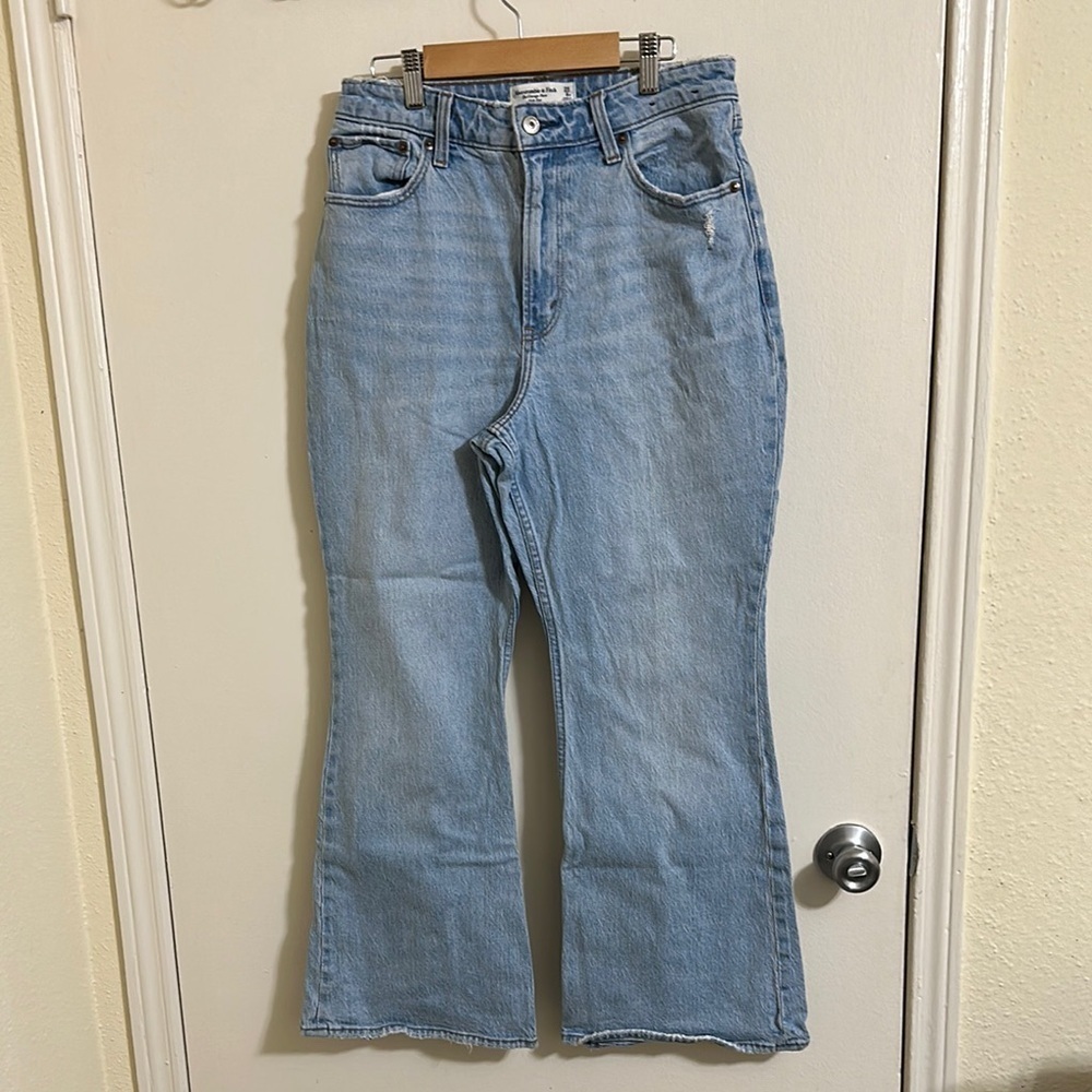 Abercrombie and Fitch Vintage Flare High Rise Wide Leg Jeans - Picture 1 of 4